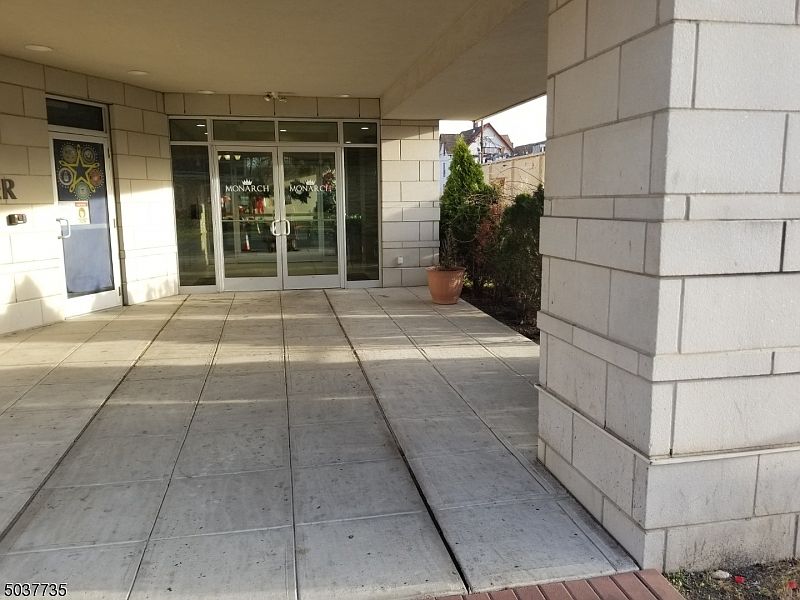 1st image of 400 E Front St APT 305