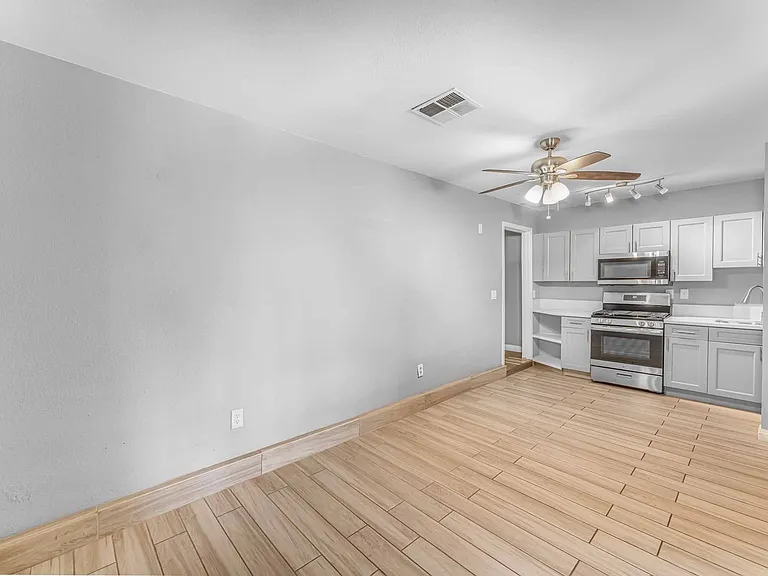 3636 Tempe St — Photo 15