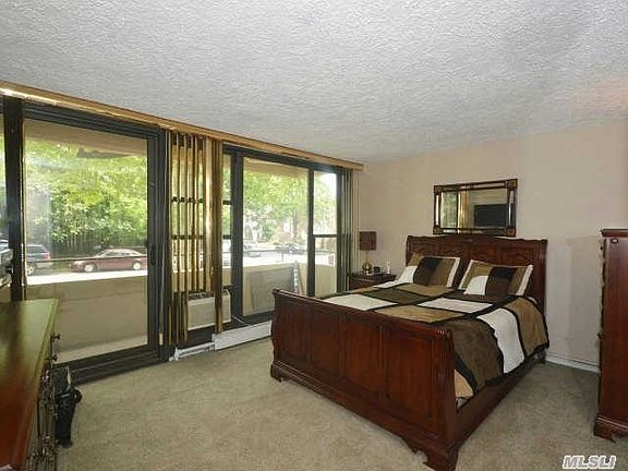 4th image of 1011 162nd St APT 2D