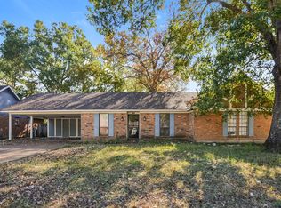 6765 Henredon Dr, Memphis, TN 38141