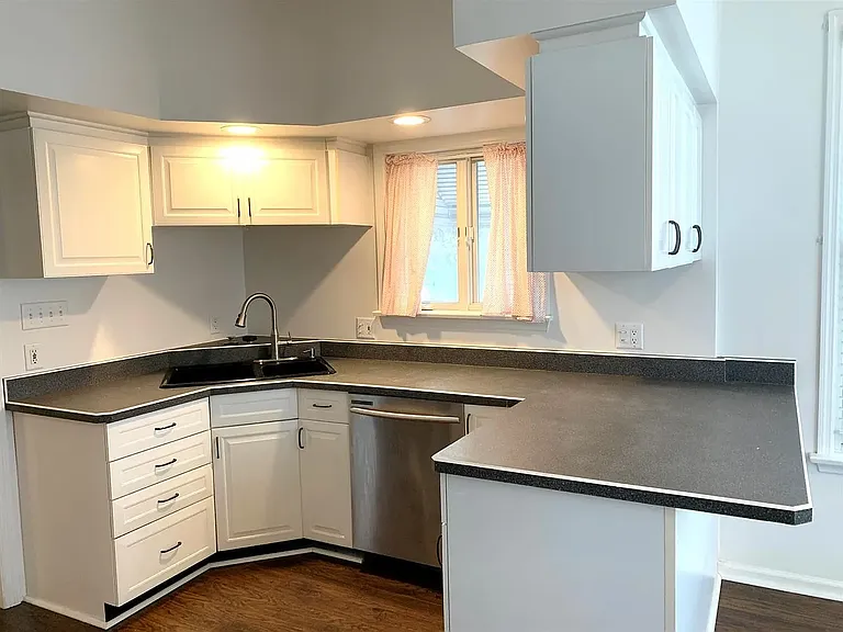4108 Forest Ave #1 — Photo 11