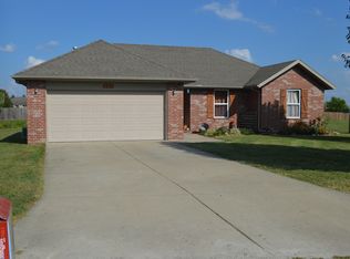 139 Lace Bark Ave, Rogersville, MO 65742