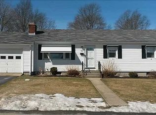 23 Willow Ave, Middletown, RI 02842