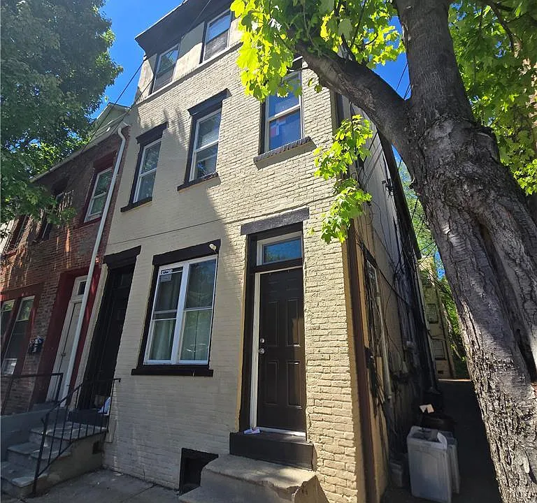 713 W Gordon St #4