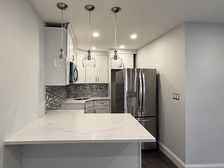 1st image of 22 Lawrence Ave #2