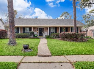 706 Walnut Bend Ln, Houston, TX 77042