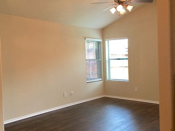 2nd image of 1134 Sophia St