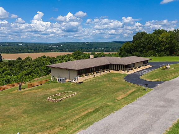 3rd image of 37 Chamblee Cir
