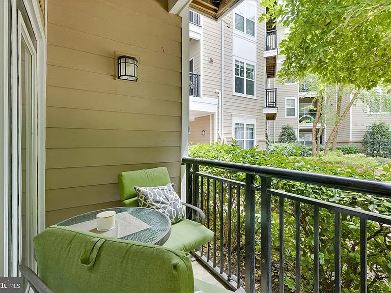 501 Hungerford Dr #154 — Photo 22