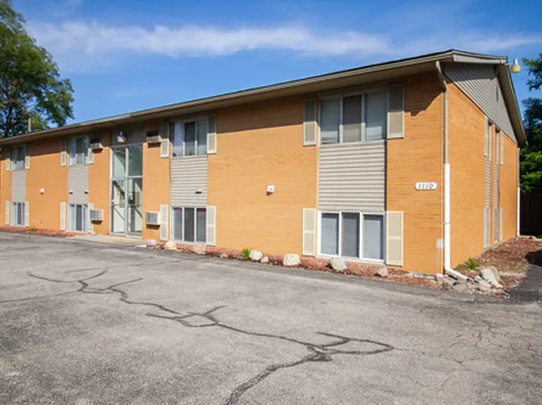 1110 Lewis Ave #13, Rossford, OH 43460