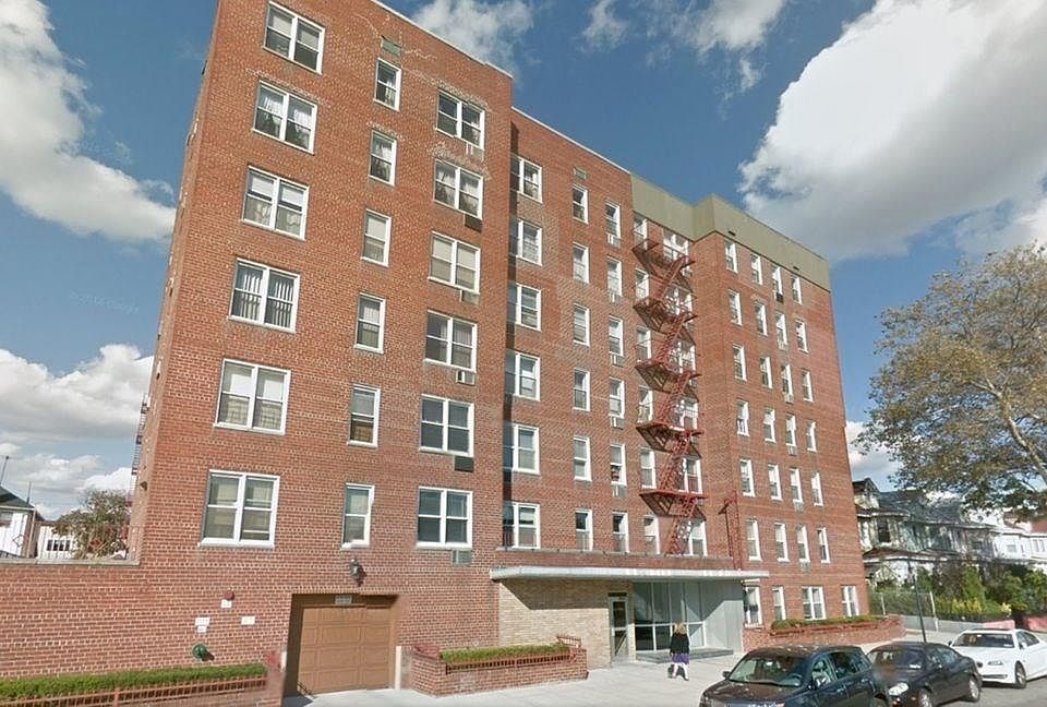 1st image of 735 Avenue W