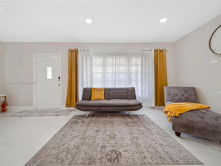 241 Oceanic Ave — Photo 4