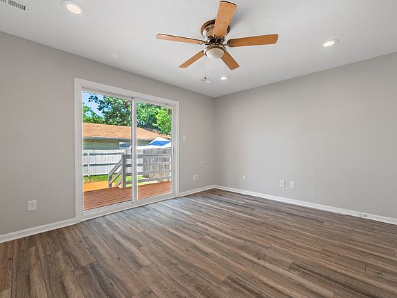 4th image of 3403 Shell Rd