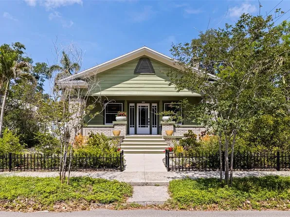 1260 10th St N, Saint Petersburg, FL 33705