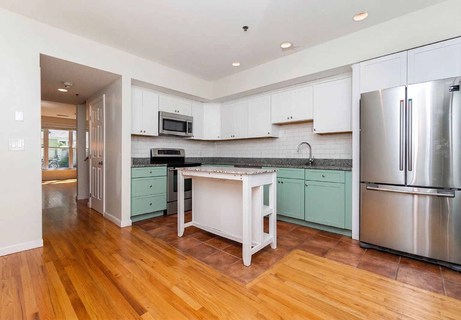 2 bed, 1.5 bath, 1103 sqft, $3,900 — Photo 1