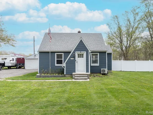 17921 Inkster Rd, Brownstown, MI 48174