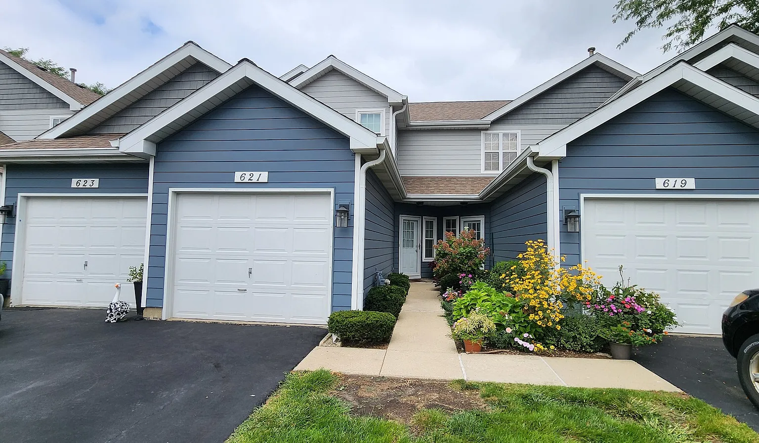 2 bed, 2.5 bath, $2,350 — Photo 1