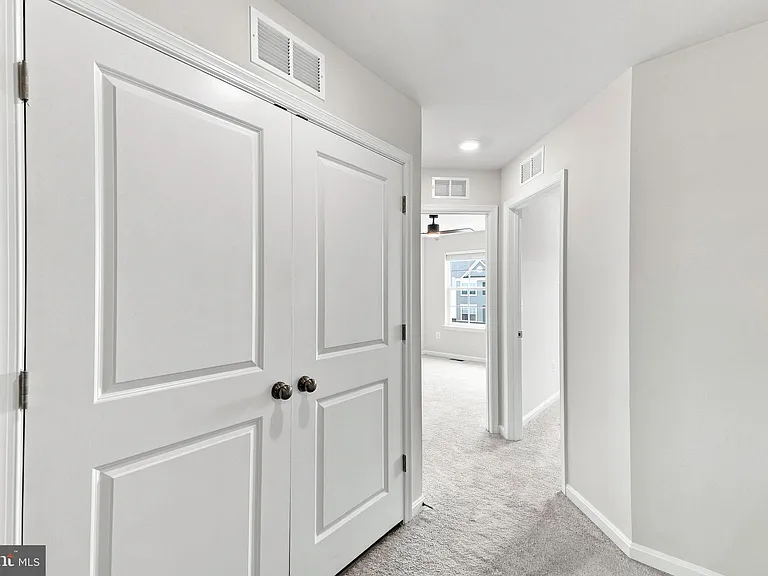 417 Seeback Dr — Photo 53