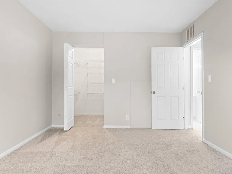 The Hillcrest Apartments — Photo 72