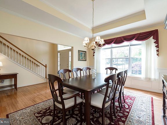 5th image of 1911 Phipps Cir