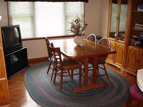 5th image of 641 W Highland Dr