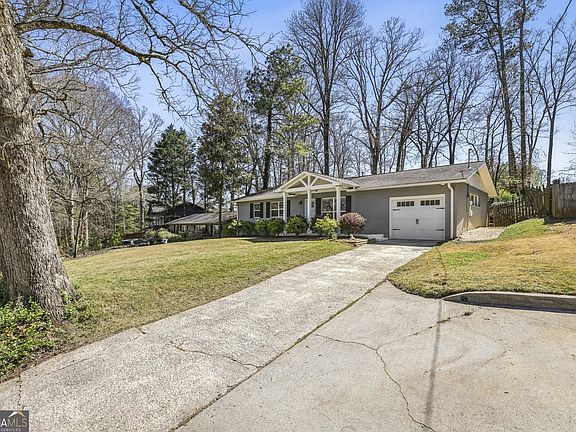 4th image of 2771 Pangborn Rd