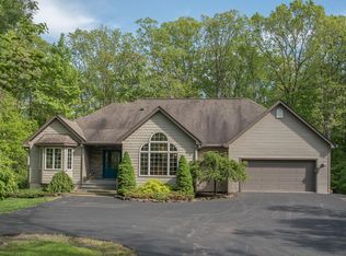 64 Aspen Ridge Dr, Hawley, PA 18428