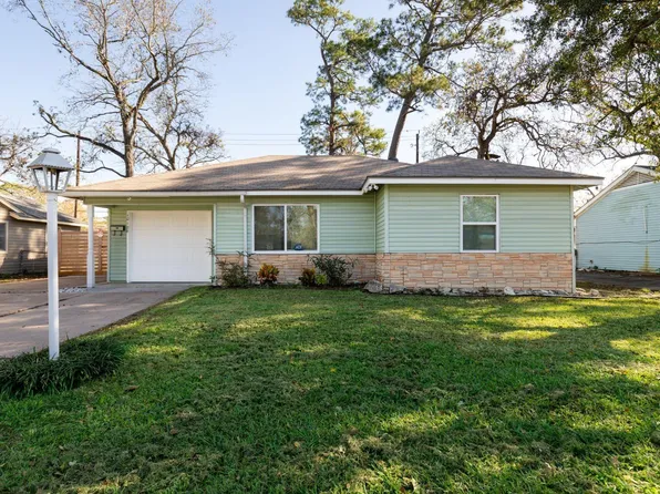 10128 Homestead Rd, Houston, TX 77016