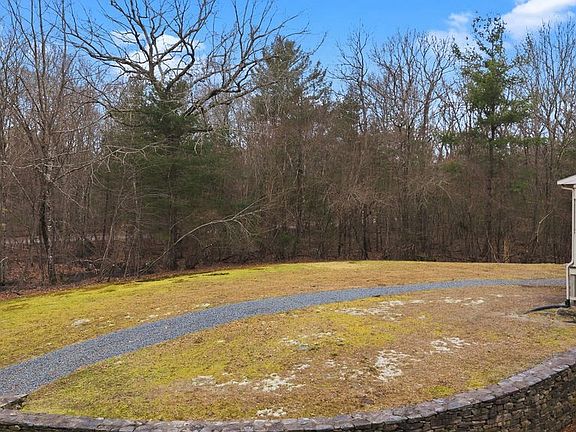 4th image of 2140 Tanglewood Rd