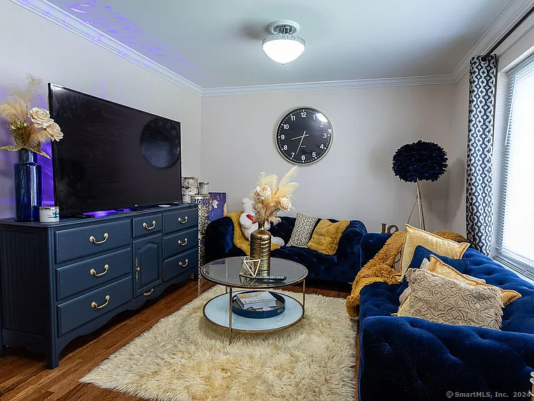 309 Ely Ave #H1 — Photo 2