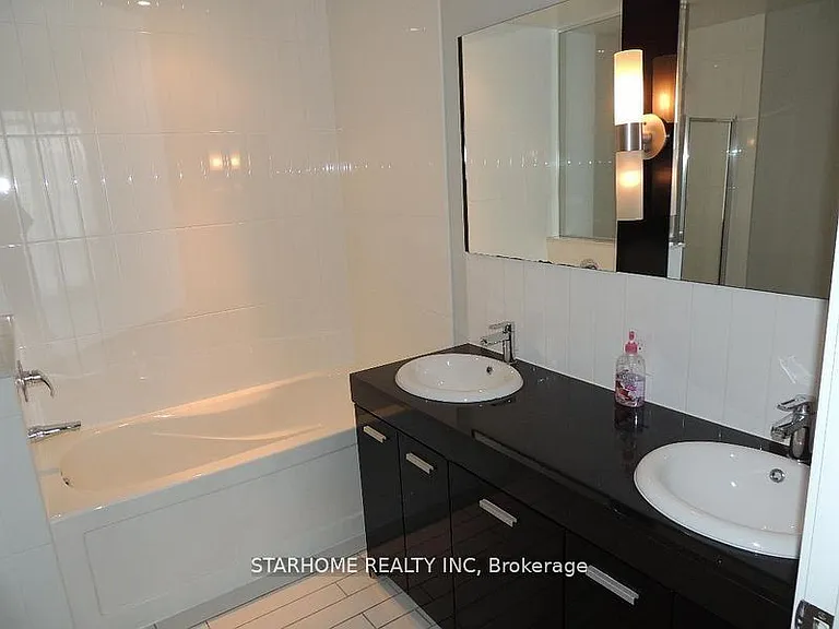 29 Singer Ct #Townhouse 02 — Photo 12