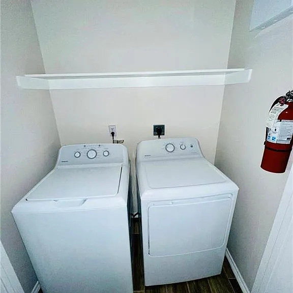 4904 N Crown Point #1 — Photo 6