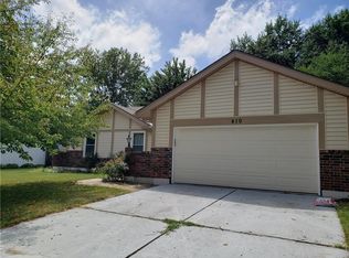410 SE Brentwood Dr, Lees Summit, MO 64063