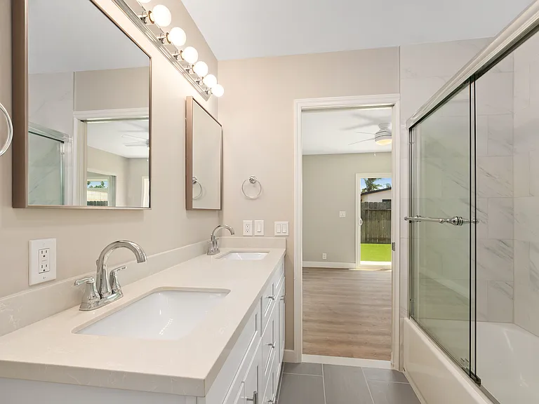 4020 Fond Du Lac Ave — Photo 18