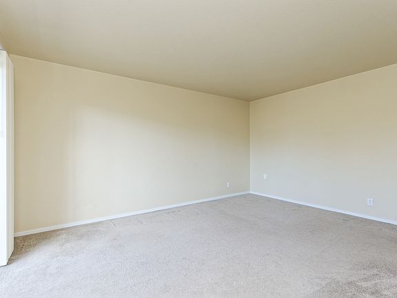 5th image of 206 Chumalia St #5d3ec7024