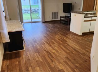 963 Rockefeller Ln, Madison, WI 53704