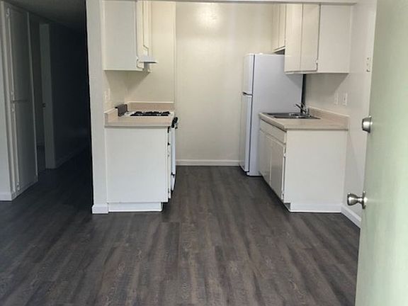 3rd image of 3294 E Dakota Ave #94-136