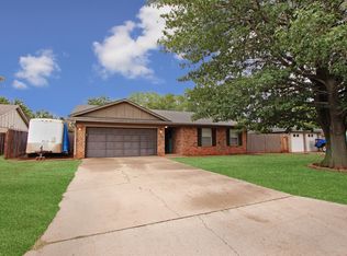 104 Sondra Dr, Elk City, OK 73644