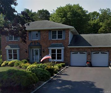 18 Barnsley Lane, Sayville, NY, 11782