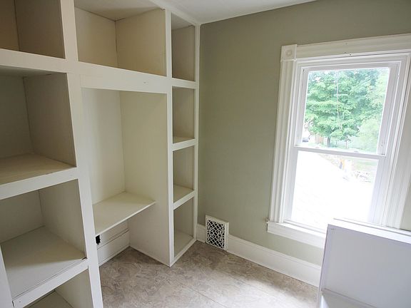 5th image of 22 Central St
