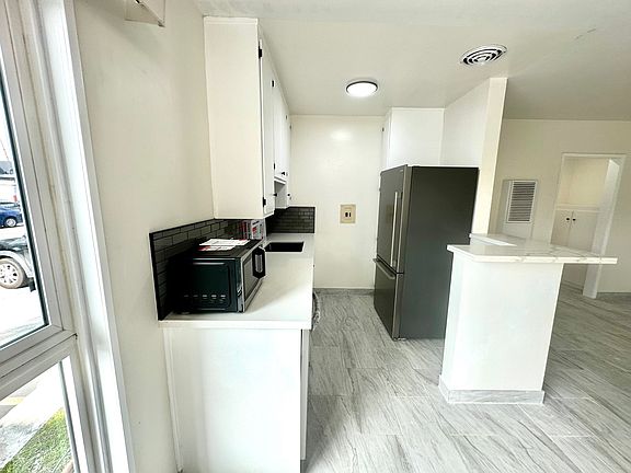 5th image of 11930 Louise Ave APT 2