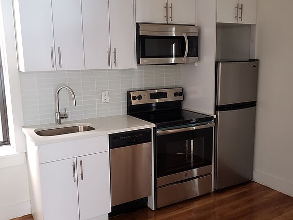 5th image of 196 Clinton Ave APT 1B