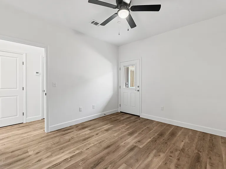 910 Barrow St #1 — Photo 11