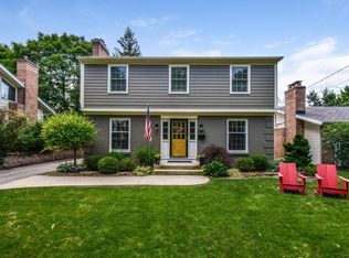 2102 Coronado Dr SE, East Grand Rapids, MI