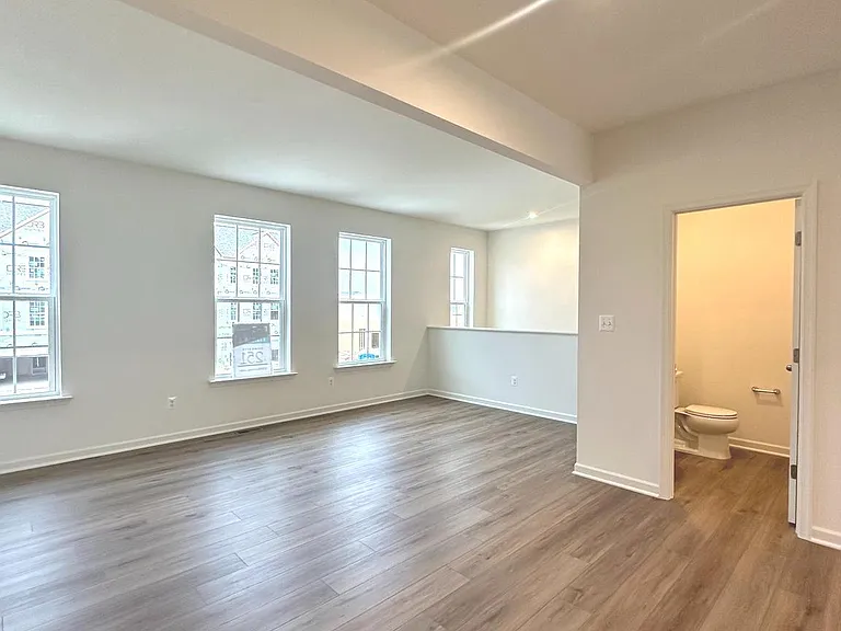93 Stafford Pl — Photo 18