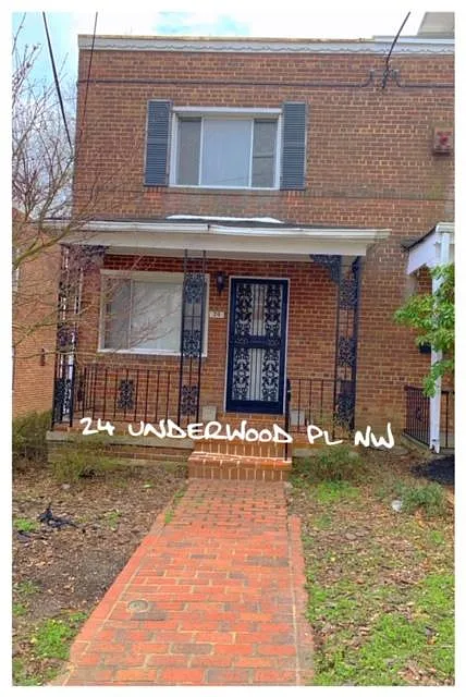 24 Underwood Pl NW photo 1