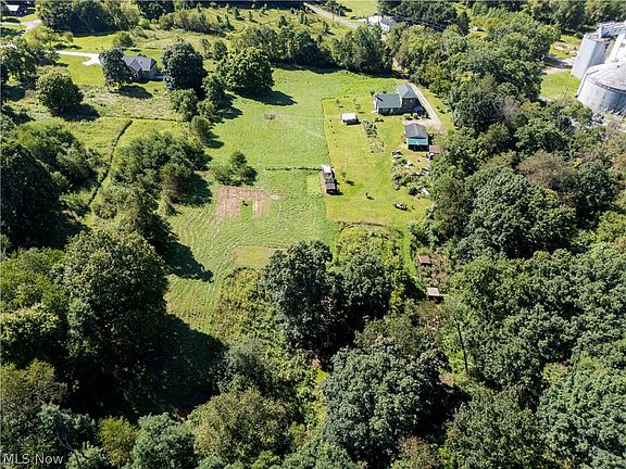 4th image of 944 Mill Rd