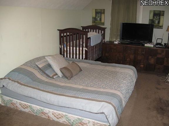 2nd image of 6977 Greenleaf Ave
