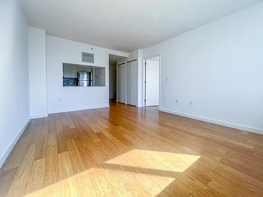 Rented by Kahen Properties | media 27