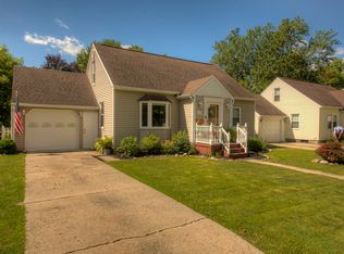 133 Riddle St, Howell, MI 48843